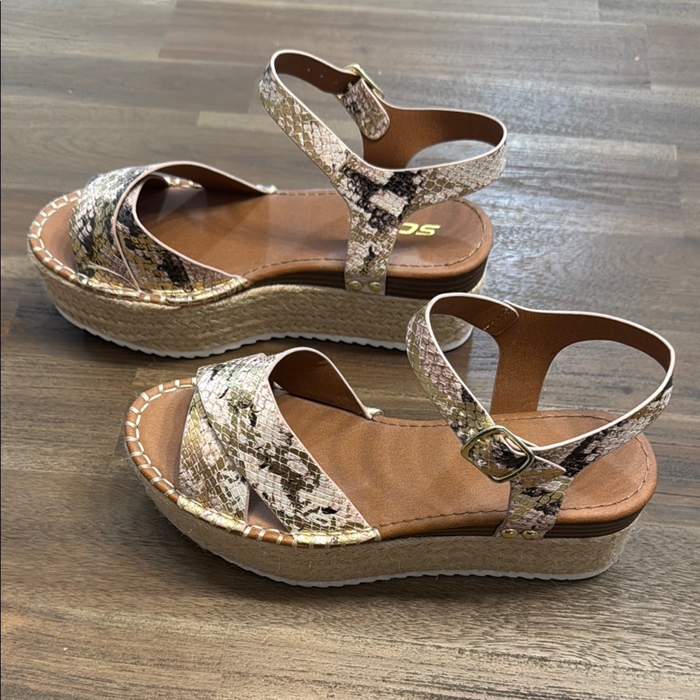 Sandals - Picture 3 of 5
